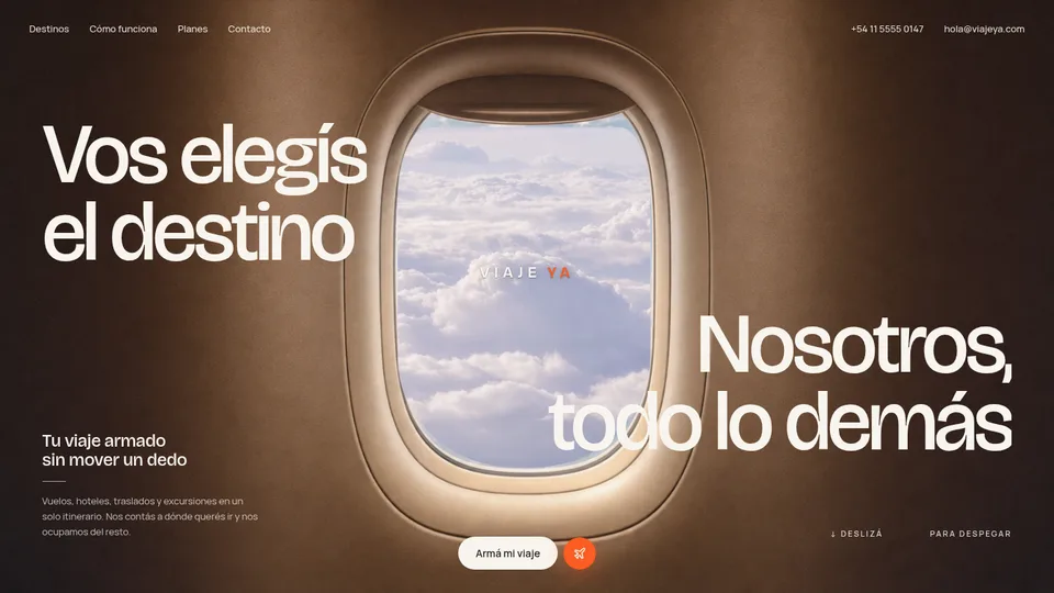 Captura de la demo VIAJE YA: Agencia de viajes. Una sola toma fijada: se entra por la ventanilla del avion y se sale en el mapa del viaje.