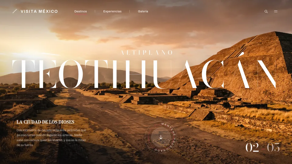 Captura de la demo visitamexico: Turismo en una sola pantalla: cinco destinos de Mexico que pasan solos de foto a pantalla completa a una tira de miniaturas, y un boton circular que al mantenerlo pulsado recorre la tira y al soltarlo elige destino. Nombres gigantes ajustados a la fuente real, contador con rodillo. Un solo index.html sin librerias.